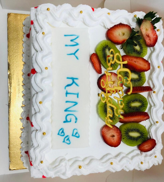 rectangular cake with fruits